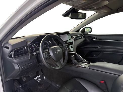 Used 2023 Toyota Camry SE w/ Convenience Package FWD image 9