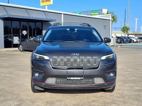 Used 2019 Jeep Cherokee Latitude Plus AWD/4WD image 7