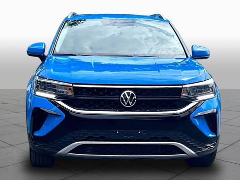 Used 2022 Volkswagen Taos SE FWD image 4