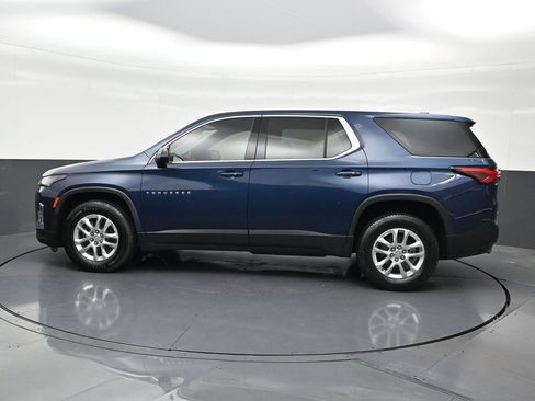Used 2023 Chevrolet Traverse LS FWD image 2