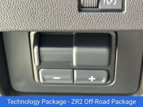 Certified 2025 Chevrolet Colorado ZR2 w/ Technology Package AWD/4WD image 12