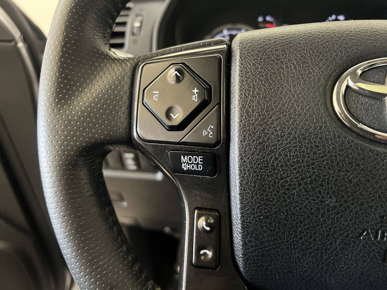 Used 2020 Toyota 4Runner TRD Off-Road Premium w/ Moonroof Package AWD/4WD image 35