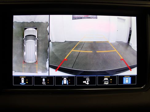 Used 2021 GMC Yukon XL Denali image 40