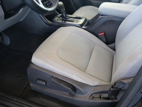 Used 2016 GMC Canyon 2WD Crew Cab 128.3 w/ Convenience Package image 13