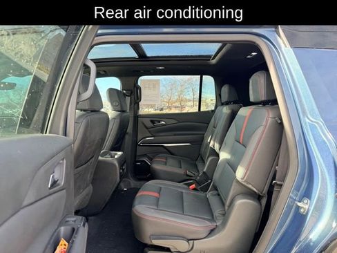 Certified 2025 Chevrolet Traverse RS image 9