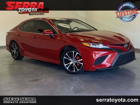 Used 2020 Toyota Camry SE w/ Convenience Package FWD image 1