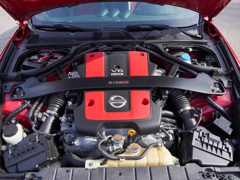Used 2017 Nissan 370Z NISMO RWD image 37