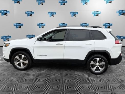 Used 2022 Jeep Cherokee Limited AWD/4WD image 3