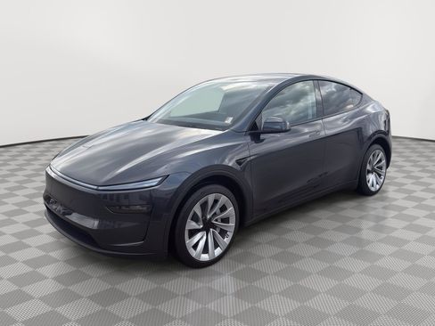 Used 2026 Tesla Model Y Long Range image 6