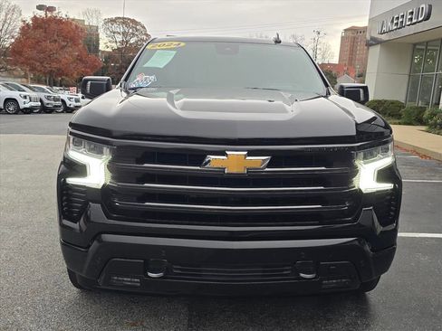 Certified 2024 Chevrolet Silverado 1500 High Country w/ Technology Package image 30