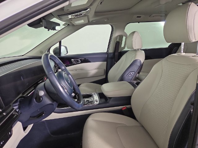 Certified 2025 Kia Carnival SX Prestige FWD image 12