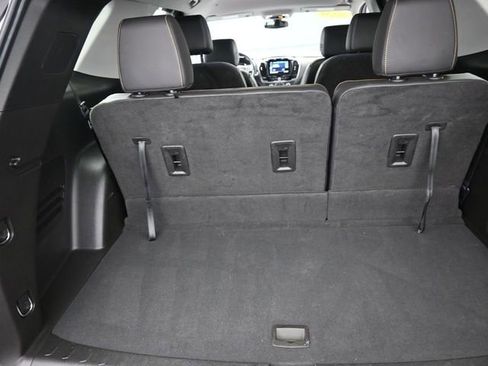 Used 2020 Chevrolet Traverse LT image 27