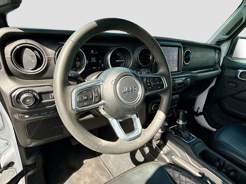 Used 2023 Jeep Wrangler Unlimited Sahara AWD/4WD image 12