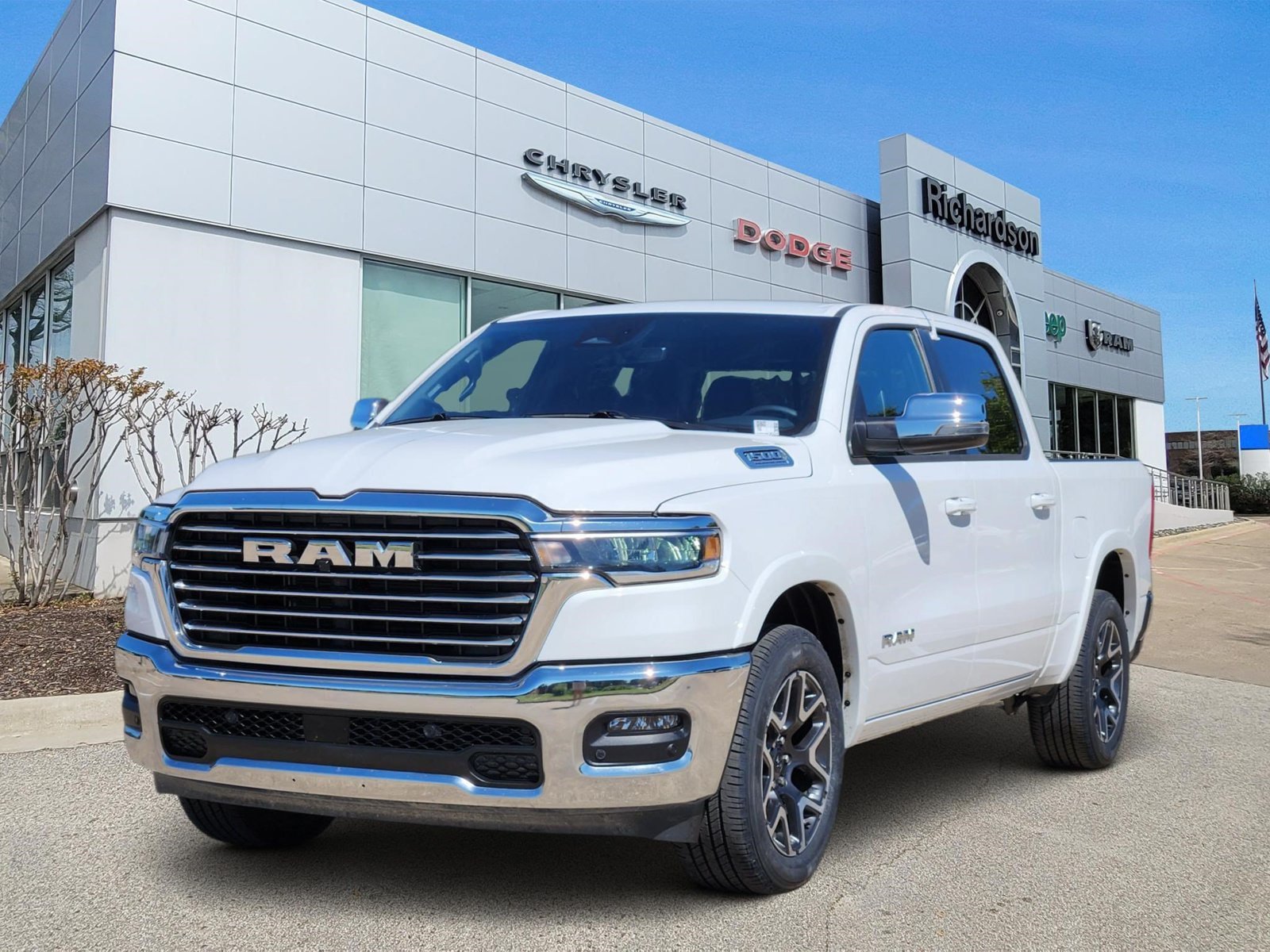 Used 2026 RAM 1500 Laramie AWD/4WD image 2