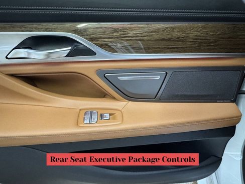 Used 2018 BMW 750i xDrive image 36