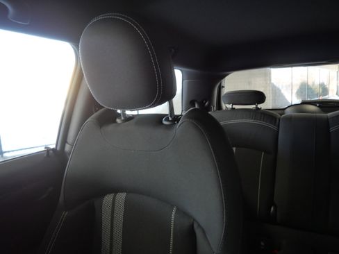 Used 2018 MINI Cooper S image 12