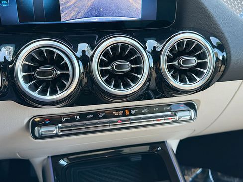 Used 2025 Mercedes-Benz GLA 250 GLA 250 image 32