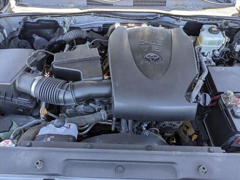 Used 2021 Toyota Tacoma TRD Off-Road w/ Technology Package AWD/4WD image 21
