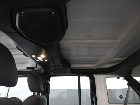 Used 2021 Jeep Wrangler Unlimited Sahara image 25