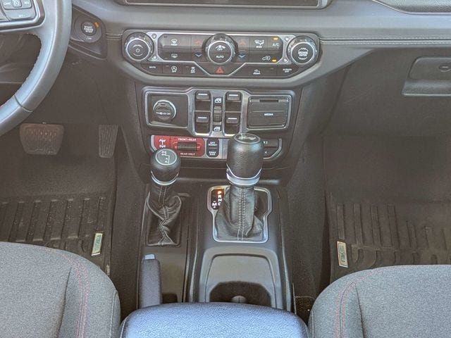 Used 2024 Jeep Wrangler Unlimited Rubicon AWD/4WD image 17