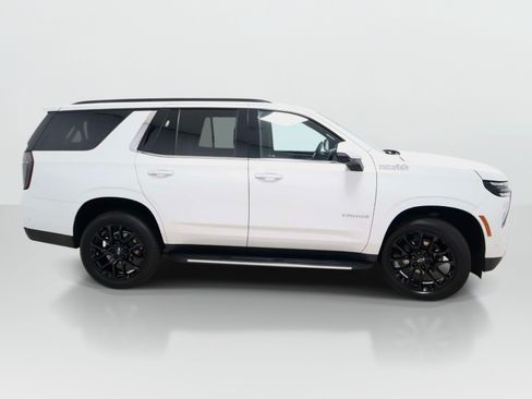 Used 2025 Chevrolet Tahoe High Country AWD/4WD image 5