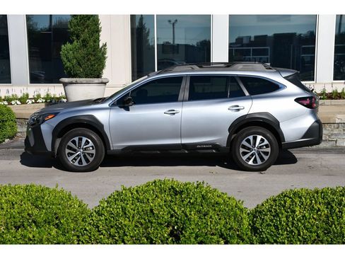 Used 2025 Subaru Outback Premium w/ Popular Package #1 AWD/4WD image 7