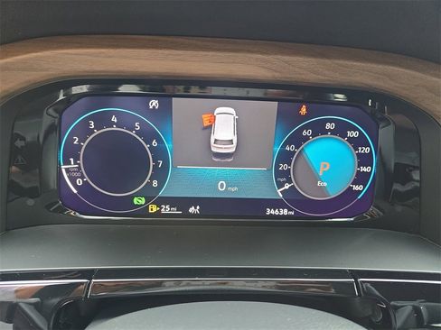 Used 2024 Volkswagen Atlas SE image 16