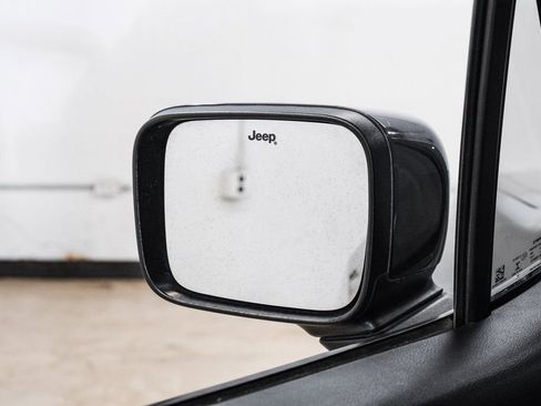 Used 2018 Jeep Renegade Latitude image 43