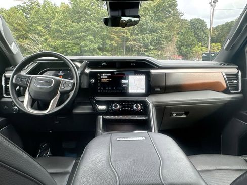 Used 2024 GMC Sierra 3500 Denali w/ Denali Reserve Package image 30