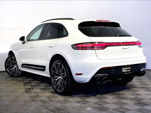 Certified 2023 Porsche Macan Turbo image 3