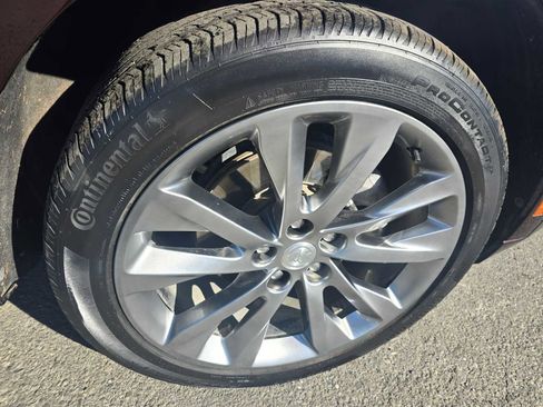 Used 2021 Buick Envision Avenir w/ Technology Package II image 9