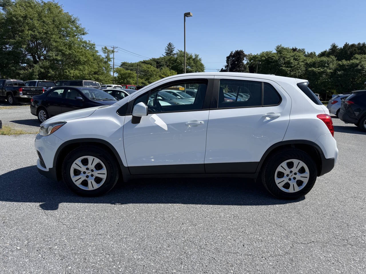 Used 2019 Chevrolet Trax LS FWD image 2