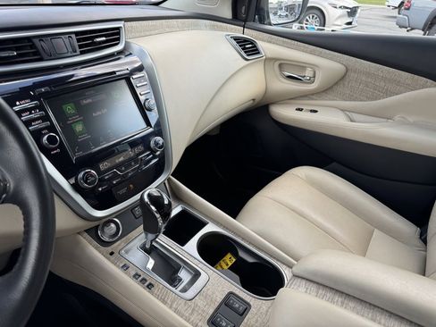 Used 2023 Nissan Murano SL image 11