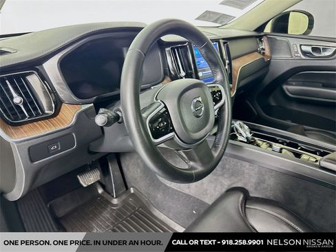 Used 2023 Volvo XC60 B5 Ultimate w/ Climate Package image 9