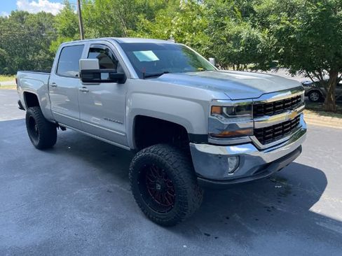 Used 2018 Chevrolet Silverado 1500 LT w/ All Star Edition RWD image 2