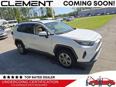 Used 2019 Toyota RAV4 LE FWD image 1