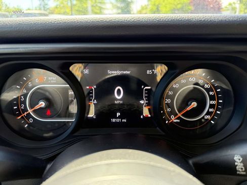 Used 2024 Jeep Wrangler Unlimited Sport AWD/4WD image 25