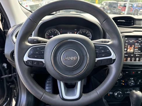 Used 2020 Jeep Renegade Latitude w/ UConnect 8.4 Nav Group AWD/4WD image 27