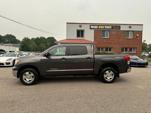 Used 2011 Toyota Tundra 4x4 CrewMax w/ TRD Off-Road Pkg image 4