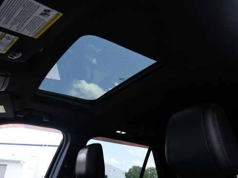 Used 2018 Ford Explorer Sport w/ Equipment Group 401A AWD/4WD image 39