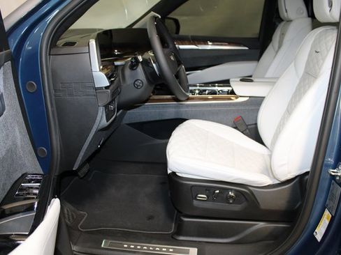 New 2026 Cadillac Escalade Platinum Sport image 5