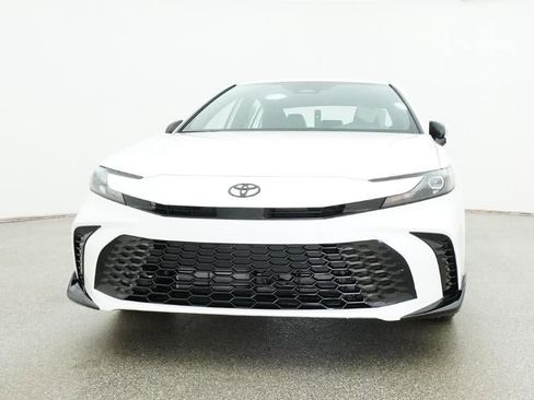 New 2026 Toyota Camry Hybrid FWD image 31