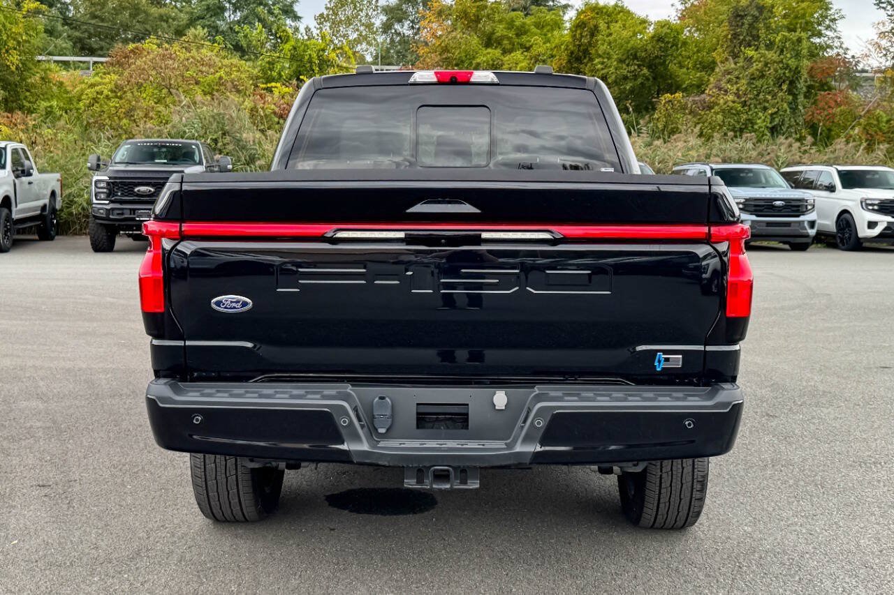Used 2023 Ford F150 Lightning Platinum AWD/4WD image 4