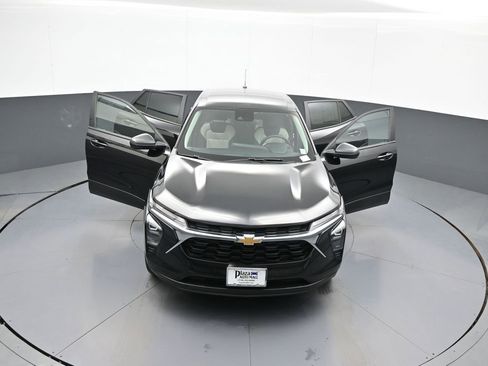 Used 2024 Chevrolet Trax LS w/ Driver Confidence Package FWD image 45