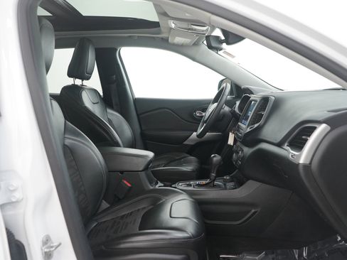 Used 2022 Jeep Cherokee Latitude w/ Sun & Sound Group image 11