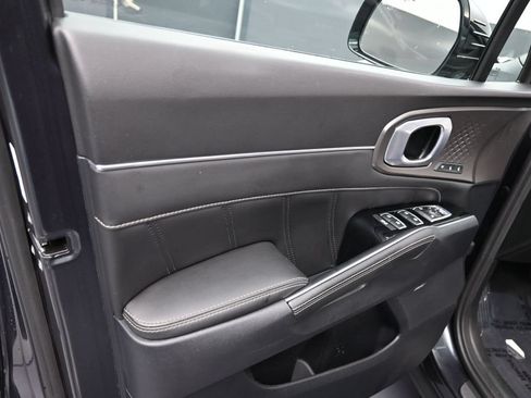 Used 2023 Kia Sorento SX AWD/4WD image 14