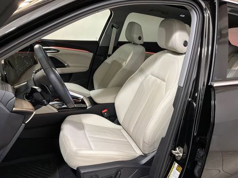 Used 2025 Audi Q5 2.0T Premium w/ Convenience Package image 7