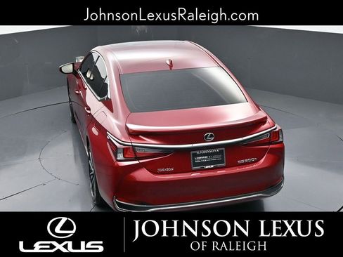 Used 2023 Lexus ES 300h w/ Premium Package image 26