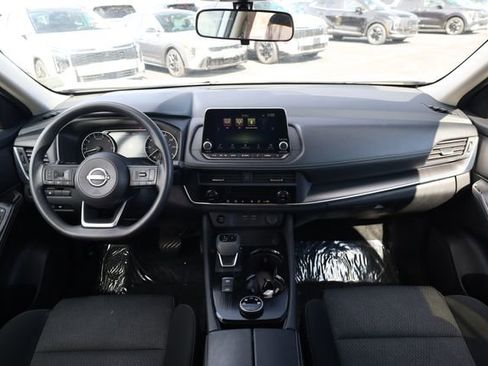 Used 2024 Nissan Rogue SV image 14