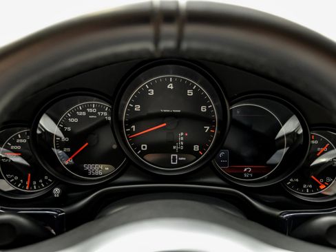 Used 2016 Porsche Panamera image 13